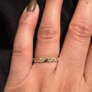 Elegant Gold Twisted Ring